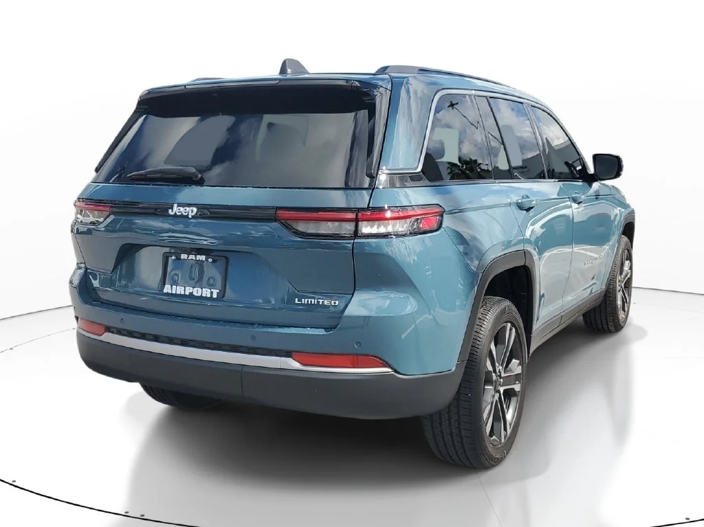 New 2027 Blue Jeep Limited image 3