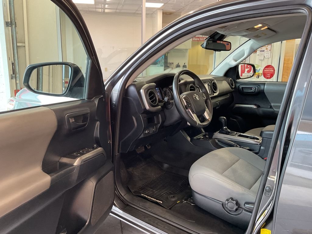 Used 2019 Gray Toyota SR5 image 12