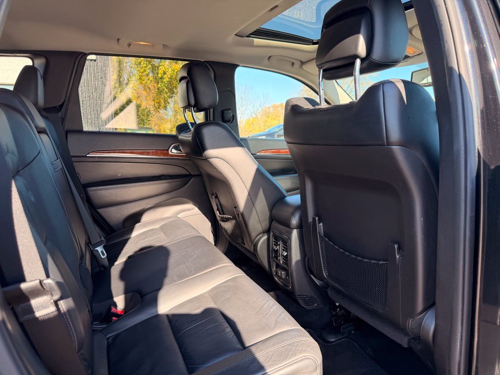 Used 2013 Black Jeep Limited image 27