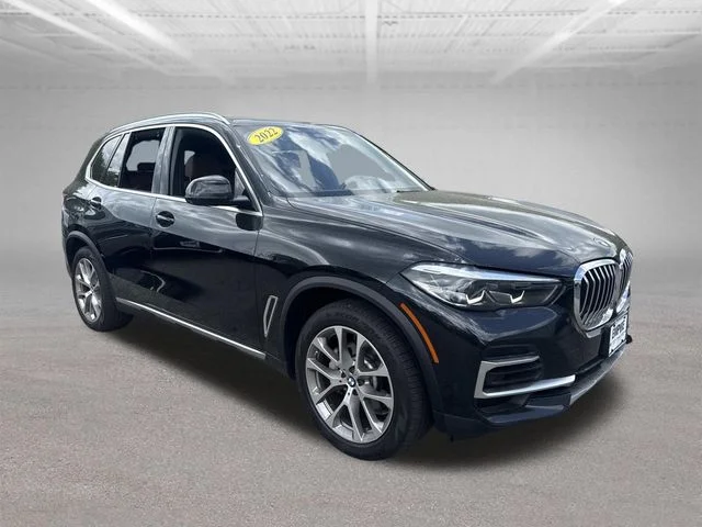 Used 2022 Black BMW xDrive40i image 4