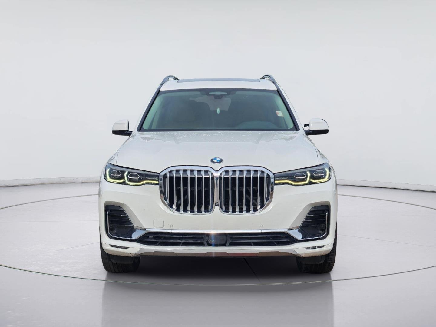 2021 BMW X7 photo 2 of 35