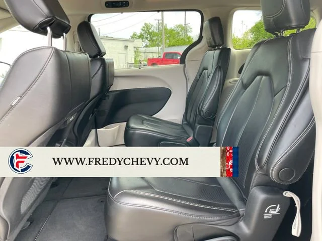 Used 2023 White Chrysler Touring L image 23