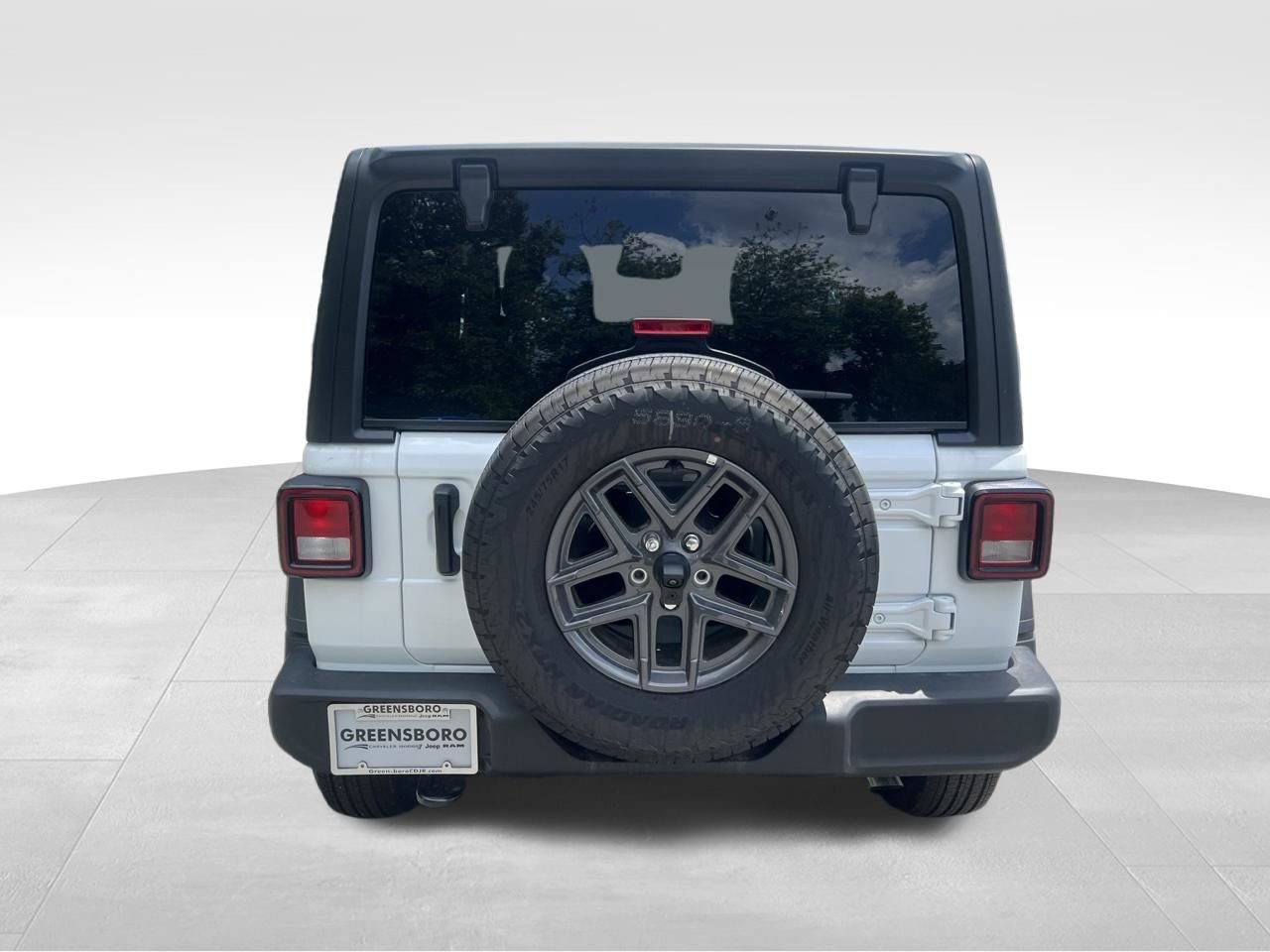 New 2026 Bright White Clear-Coat Exterior Paint Jeep Sport S image 4