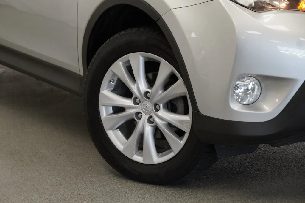 Used 2013 Silver Toyota Limited image 8