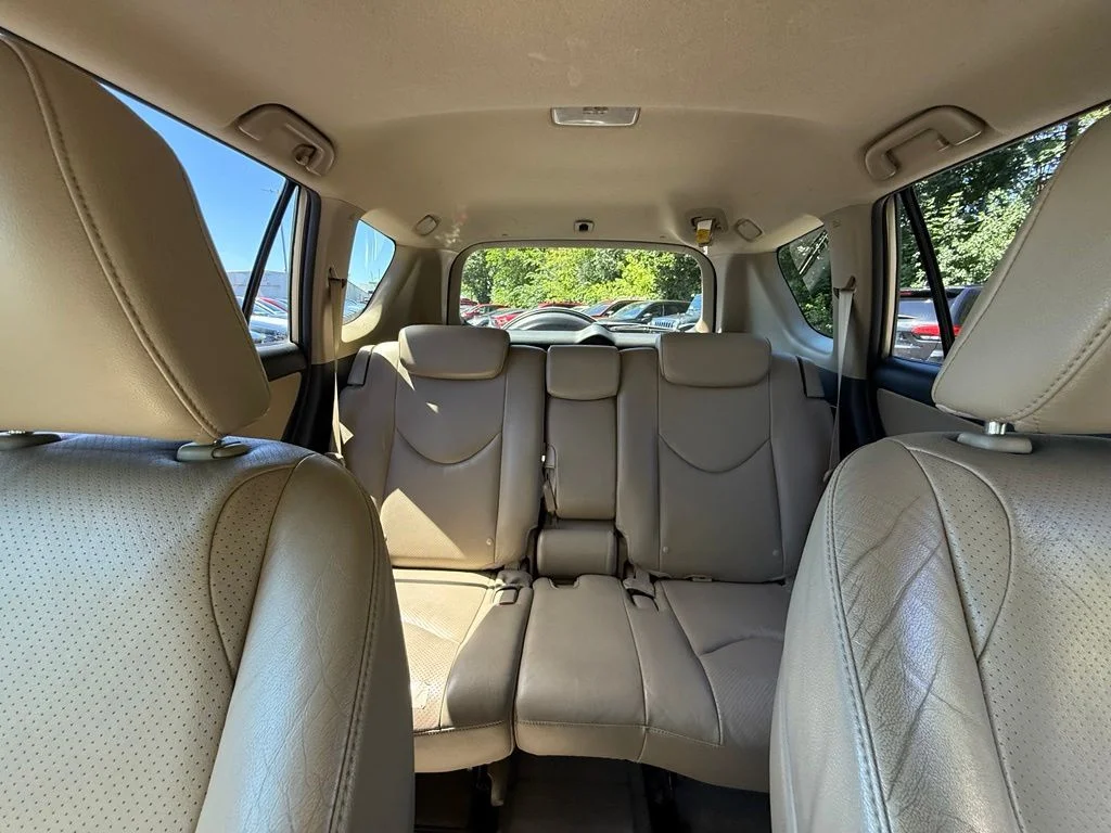 Used 2009  Toyota Limited image 21