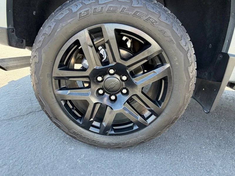 Used 2024 Sterling Gray Metallic Chevrolet Z71 image 23