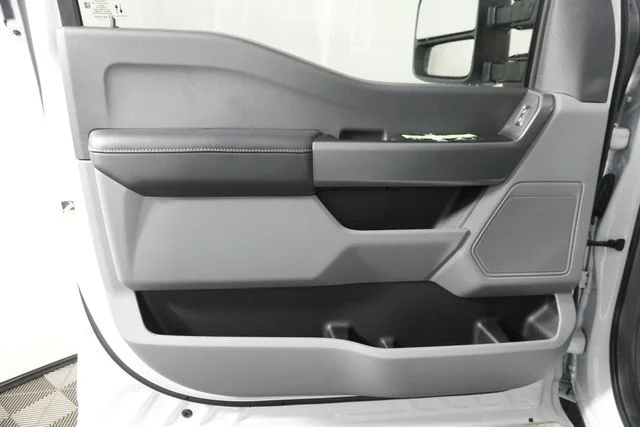 New 2026 Oxford White Ford F-350® XLT image 25