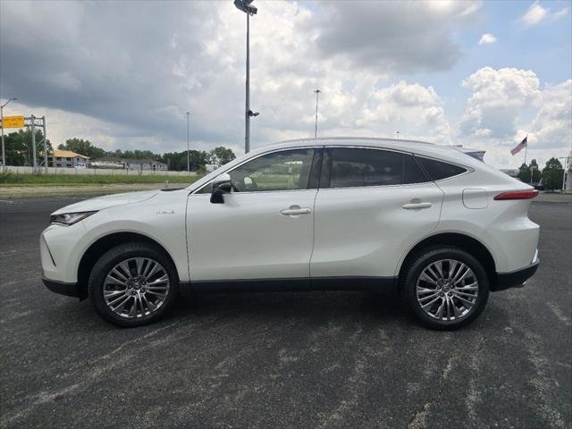 Certified Used 2021 BLIZZARD PEARL Toyota  image 15