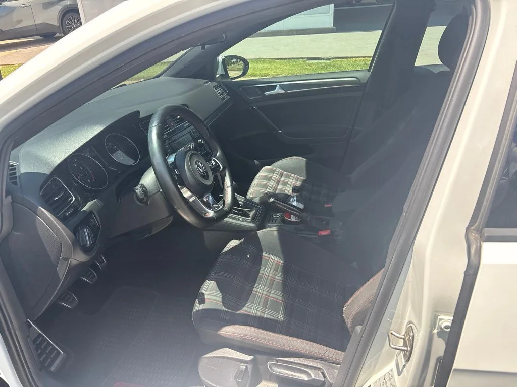 Used 2019  Volkswagen 2.0T S image 15