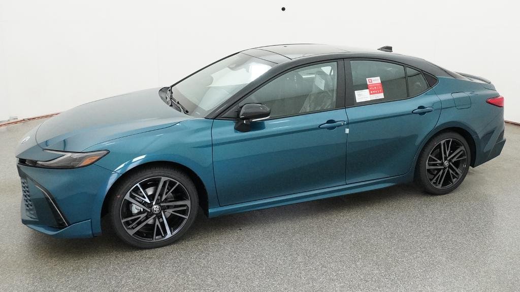 New 2026 Ocean Gem with Midnight Black Metallic roof Toyota XSE image 5