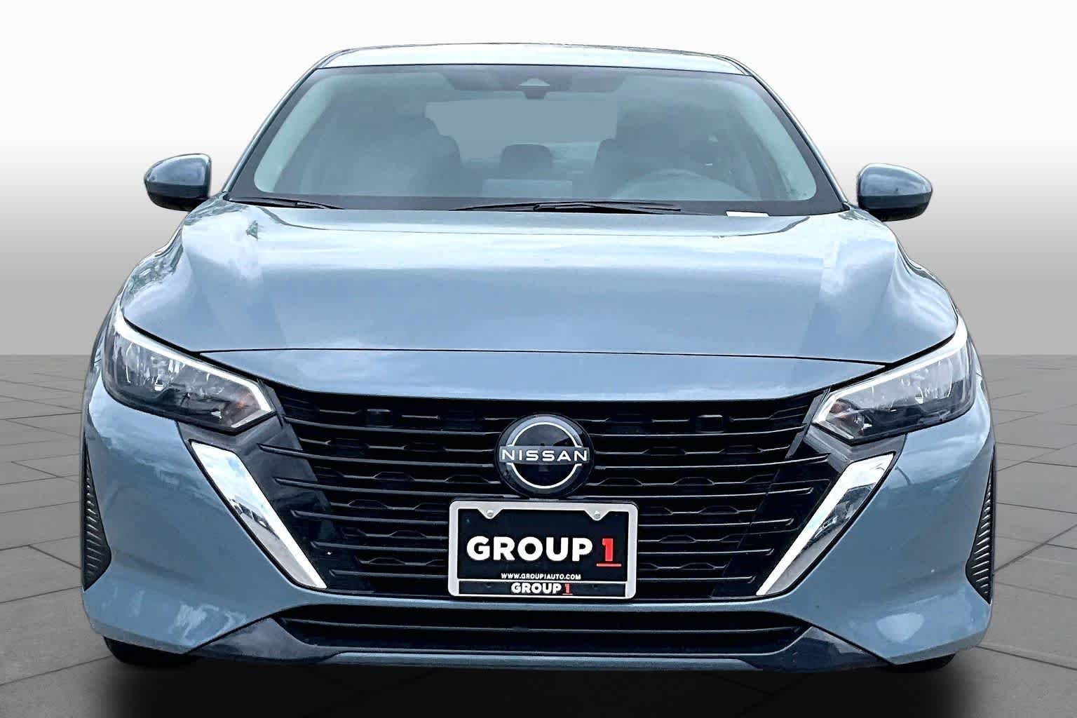Used 2025 Atlantic Gray Metallic Nissan SV image 4