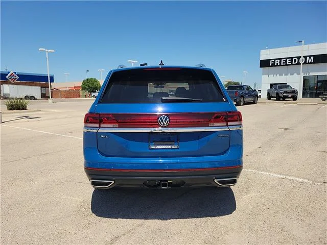 Used 2025 Mountain Lake Blue Metallic Volkswagen 2.0T SEL All-Wheel Drive 4MOTION image 3