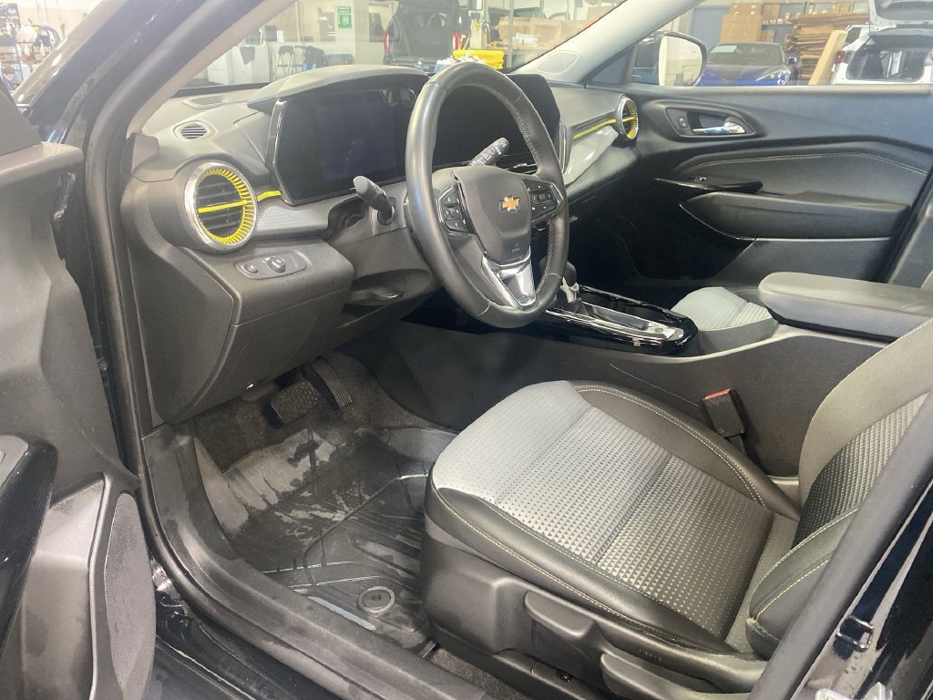 2024 Chevrolet Trax LT - Photo 13
