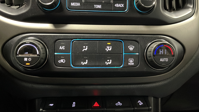Used 2015 Black Chevrolet Z71 image 17