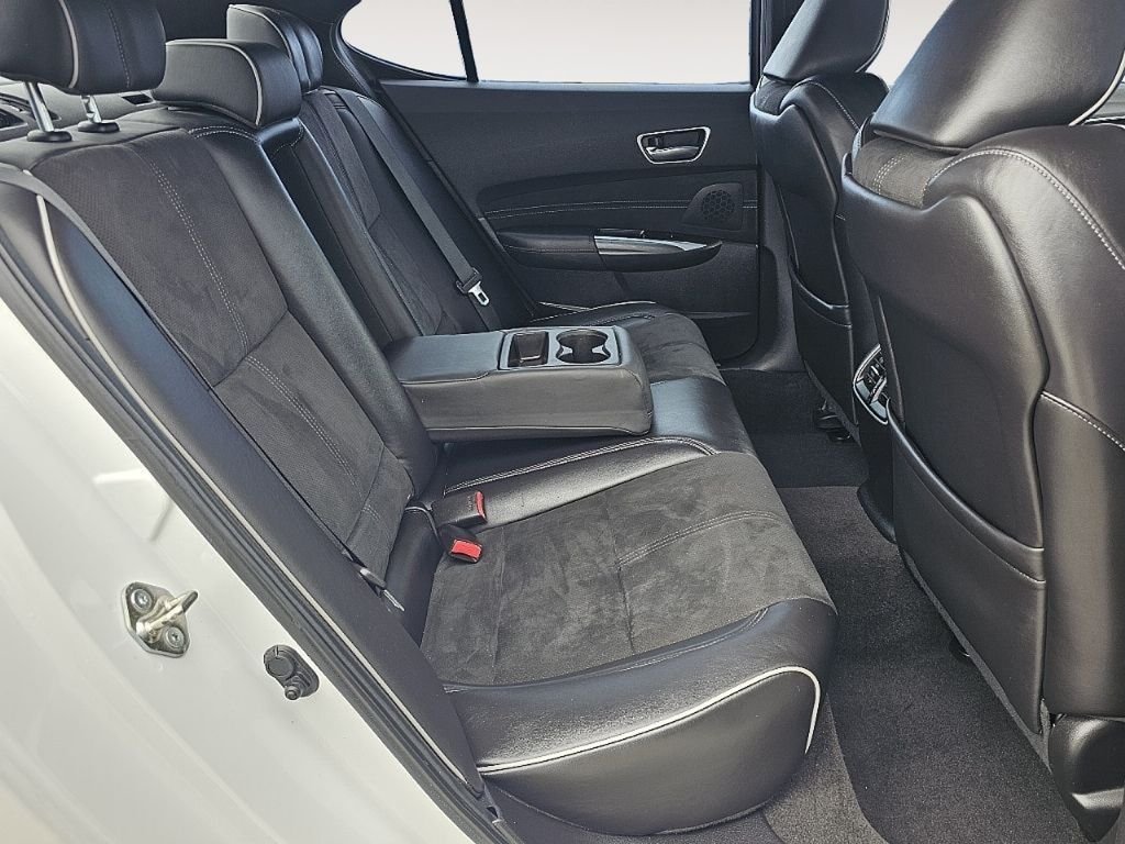 Used 2019 Platinum White Pearl Acura 3.5L Technology Pkg w/A-Spec Pkg image 21