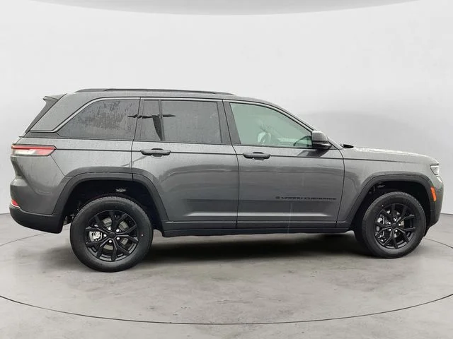 New 2026 Baltic Gray Metallic Clearcoat Jeep LAREDO ALTITUDE 4X4 image 7