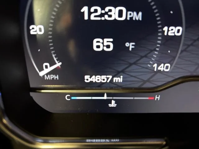Used 2025 White Frost Tricoat GMC Denali Ultimate image 18