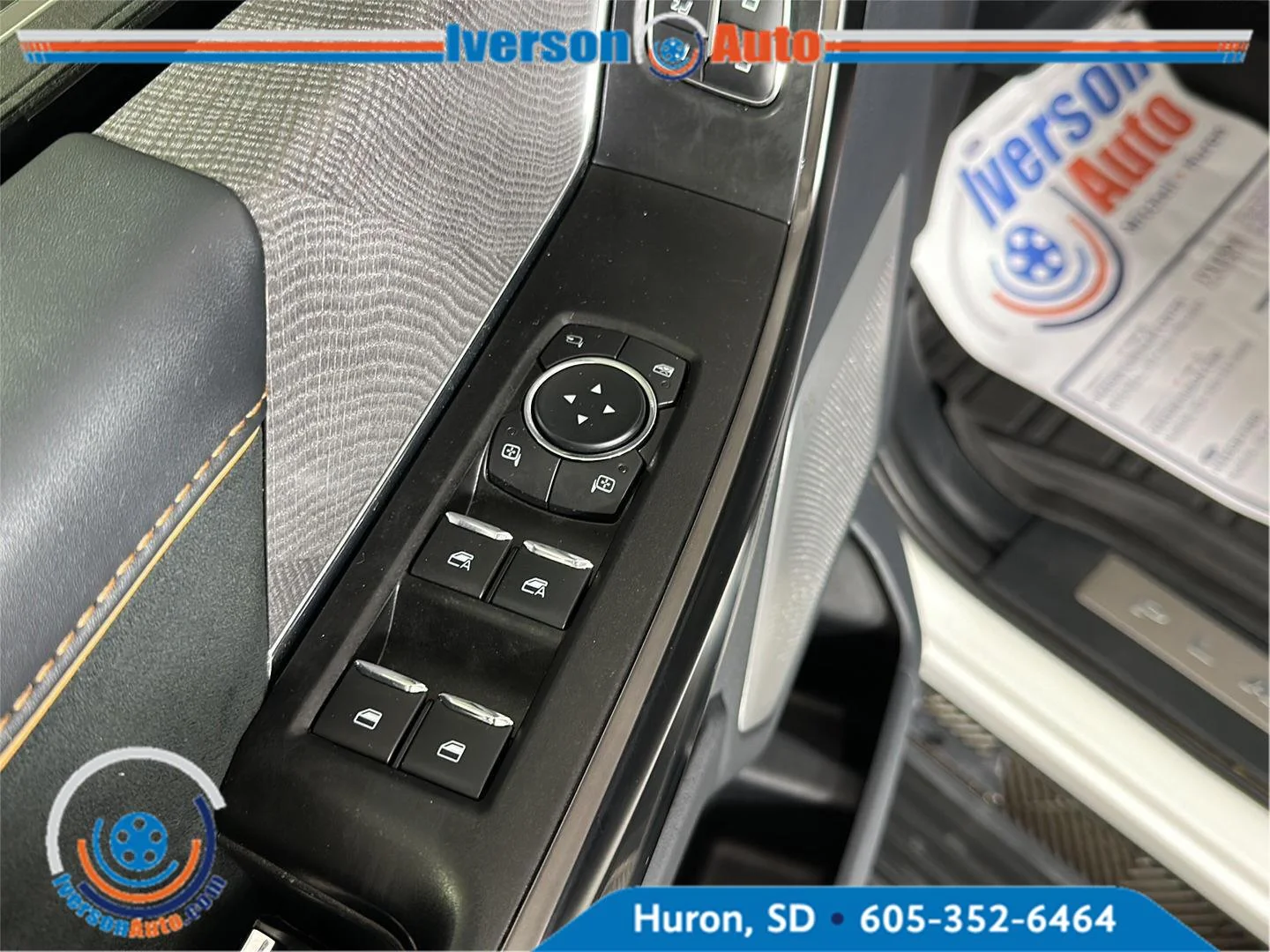 Used 2022 Star White Metallic Tri-Coat Ford Platinum image 14