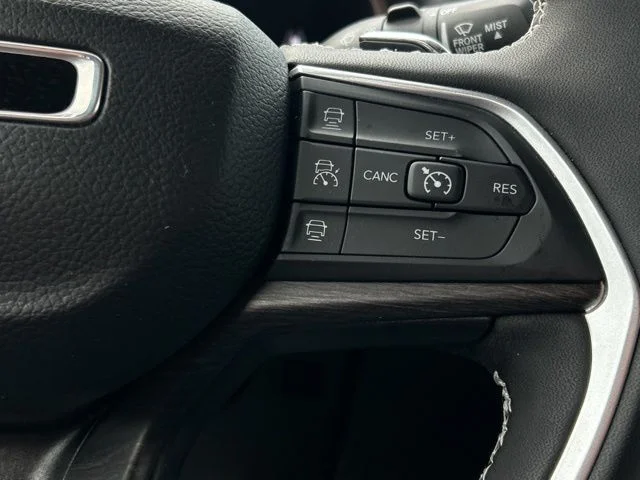 Used 2023 Gray Jeep Limited image 43