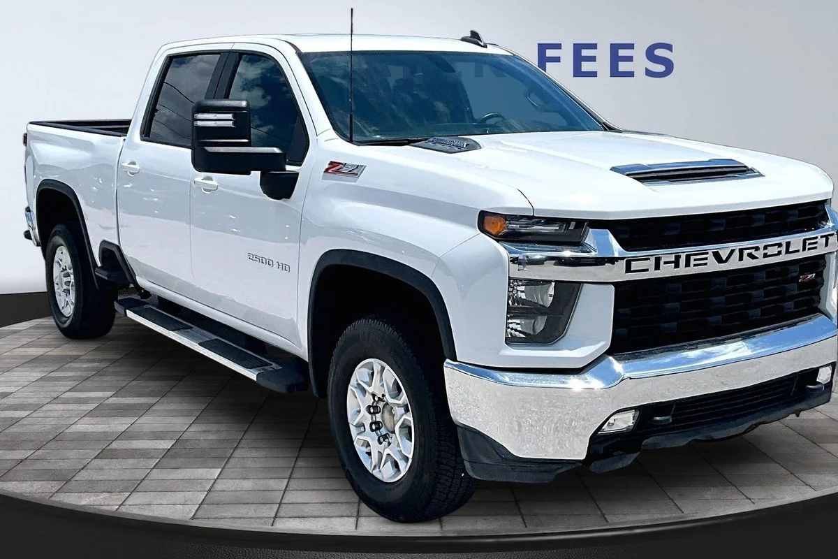 Used 2023 White Chevrolet 4WD Crew Cab Standard Bed LT image 3
