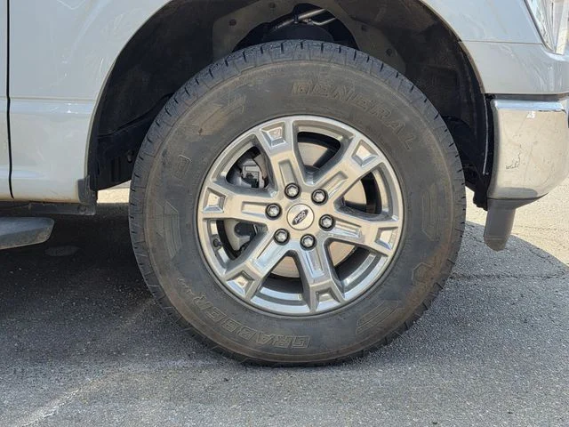 Certified Used 2023 Avalanche Ford XLT image 3