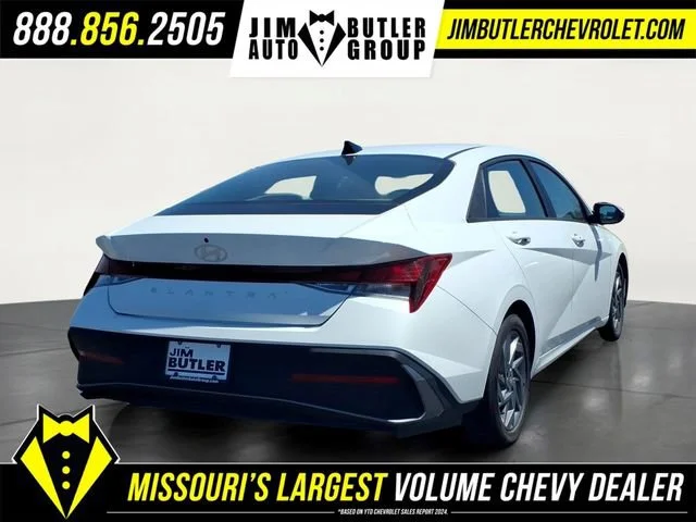 Used 2024  Hyundai SEL image 23