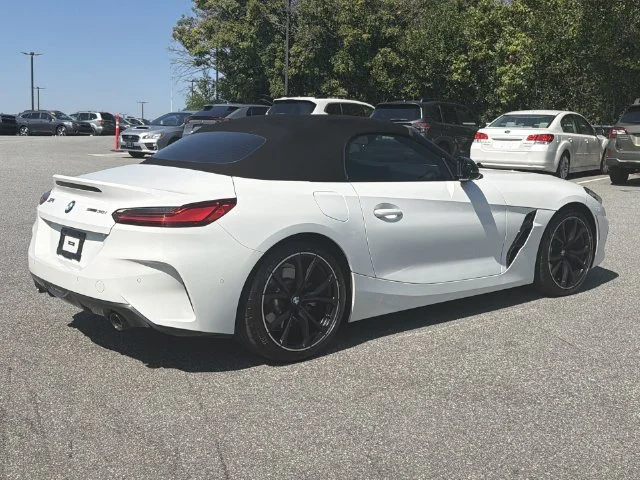Used 2023 White BMW sDrive30i image 13