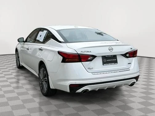 Certified Used 2023 White Nissan 2.5 SL image 5