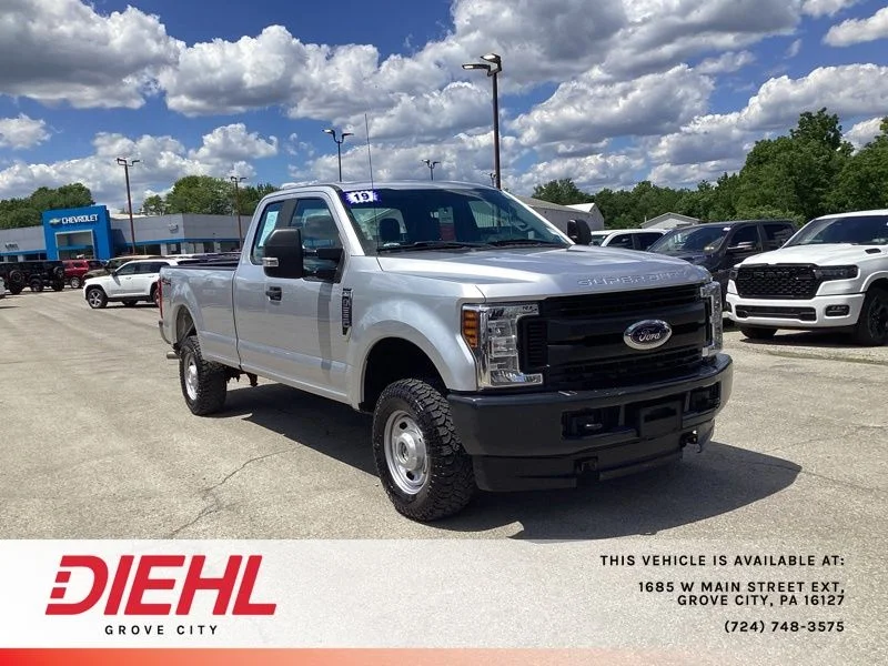 Used 2019 White Ford XL image 1