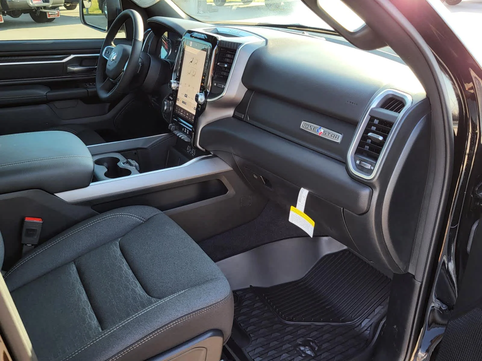 New 2026 Diamond Black Crystal Pearl-Coat Exterior Paint RAM Lone Star image 9