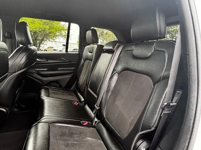 Used 2024 White Jeep Altitude image 22