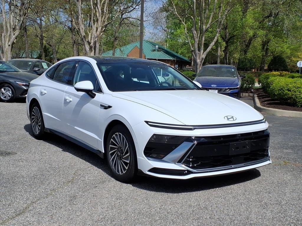 New 2026 Serenity White Hyundai Limited image 3