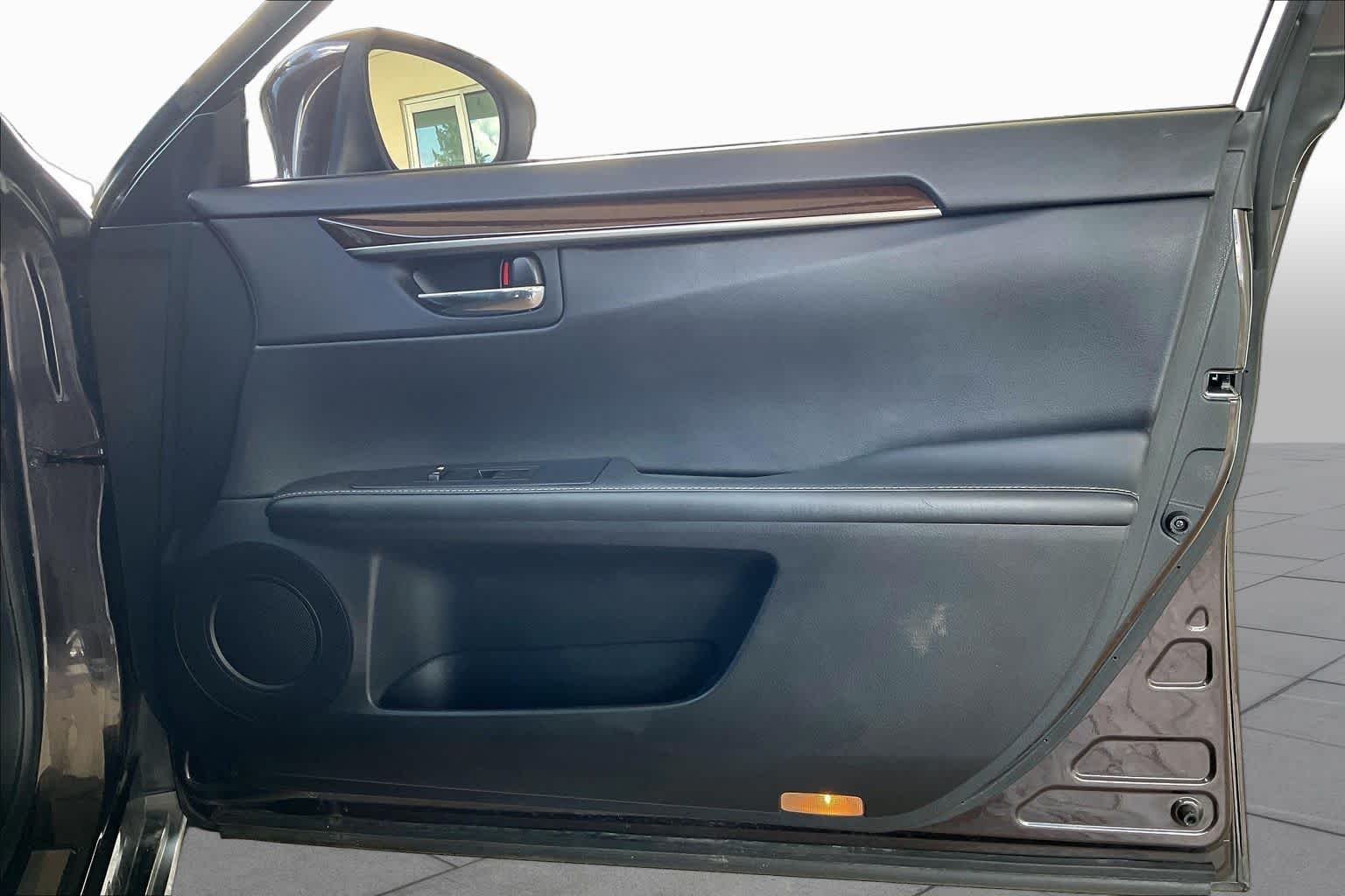 Used 2014 FIRE AGATE PEAR Lexus  image 20