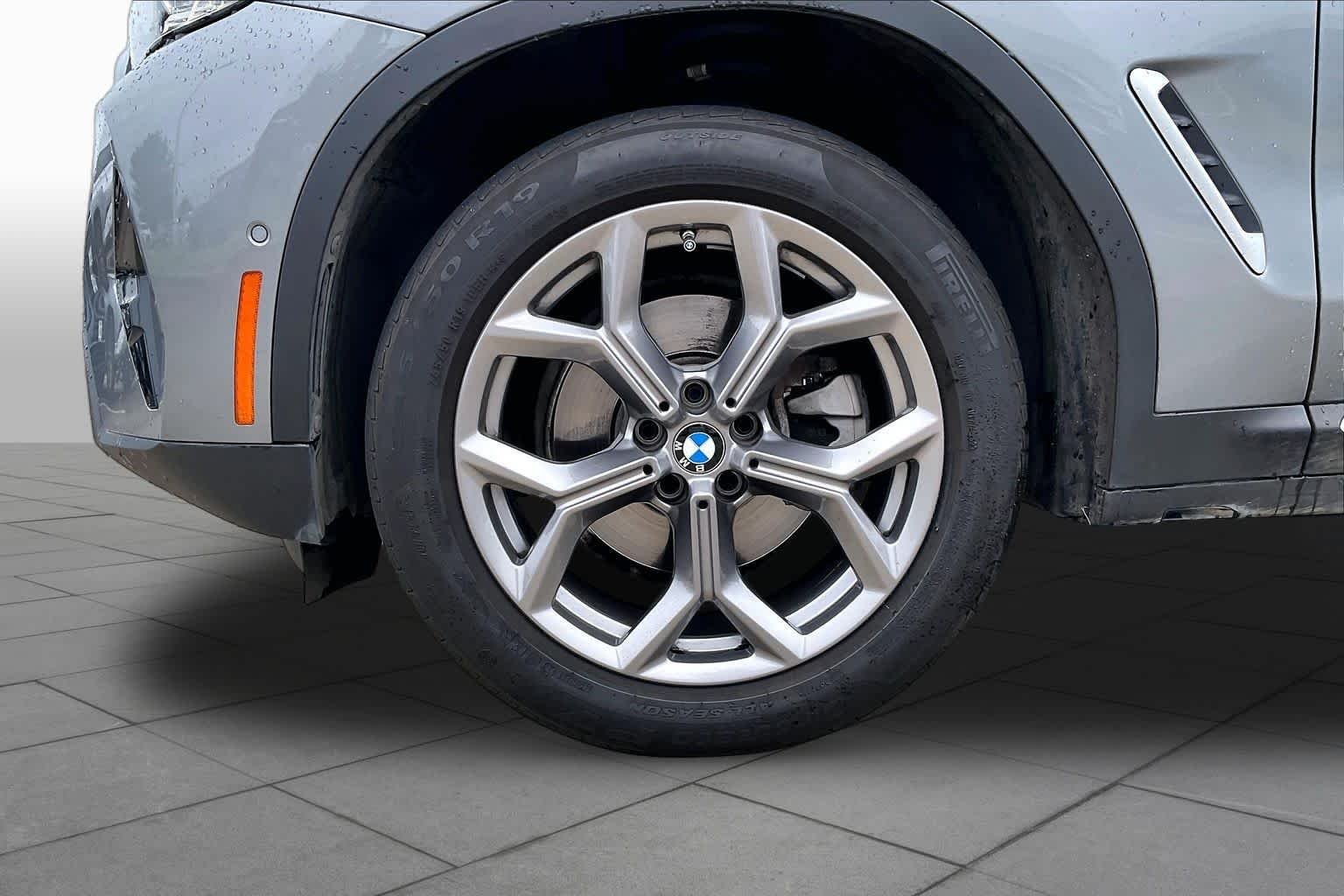 Used 2024 Skyscraper Grey Metallic BMW xDrive30i image 10