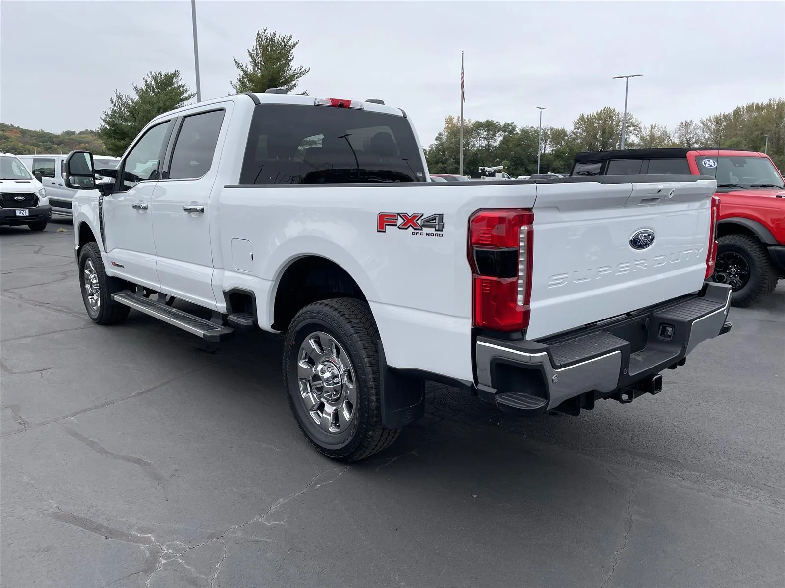New 2026 Oxford White Ford LARIAT image 3