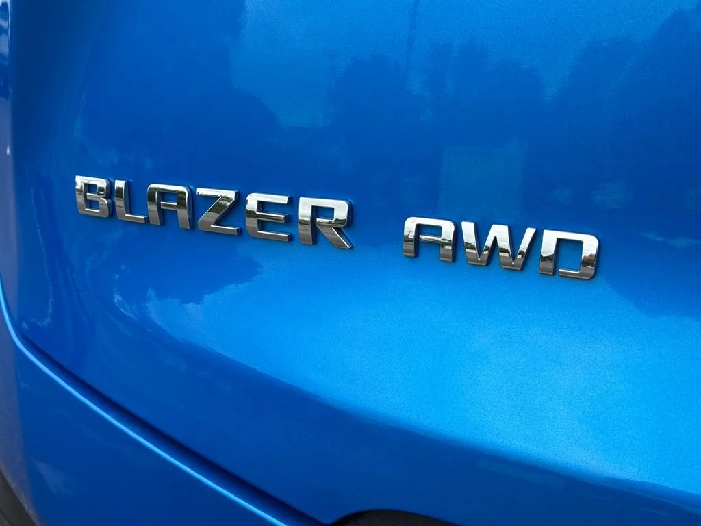 Used 2025 Riptide Blue Metallic Chevrolet 2LT image 43