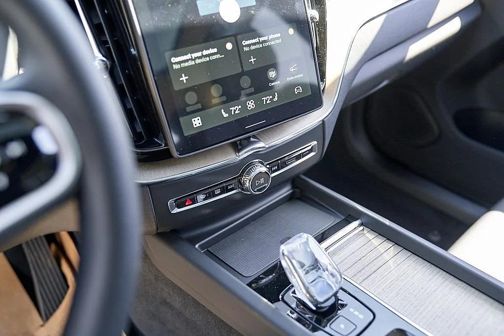 New 2026 Crystal White Volvo Core image 15