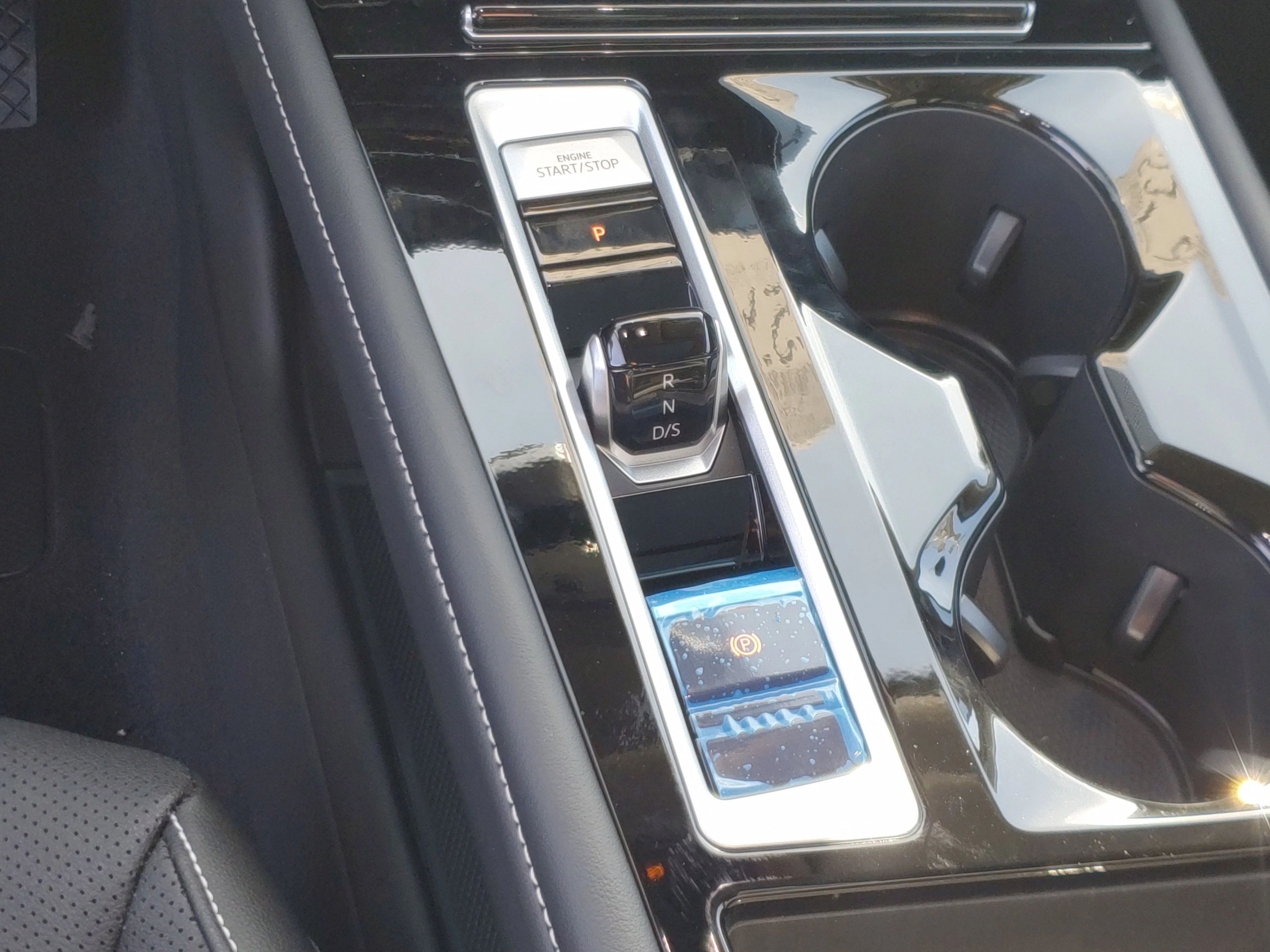New 2026 Silver Volkswagen 2.0T SE w/Technology image 27