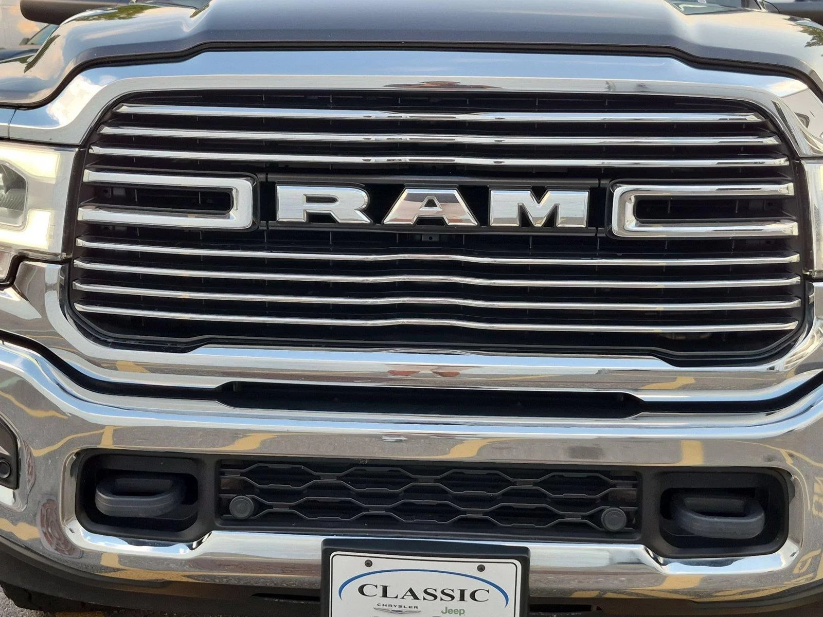 Used 2021 Granite Crystal Metallic Clearcoat Ram Laramie image 13