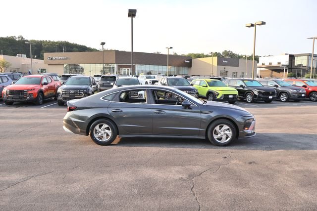 Used 2026 Gray Hyundai SE image 8