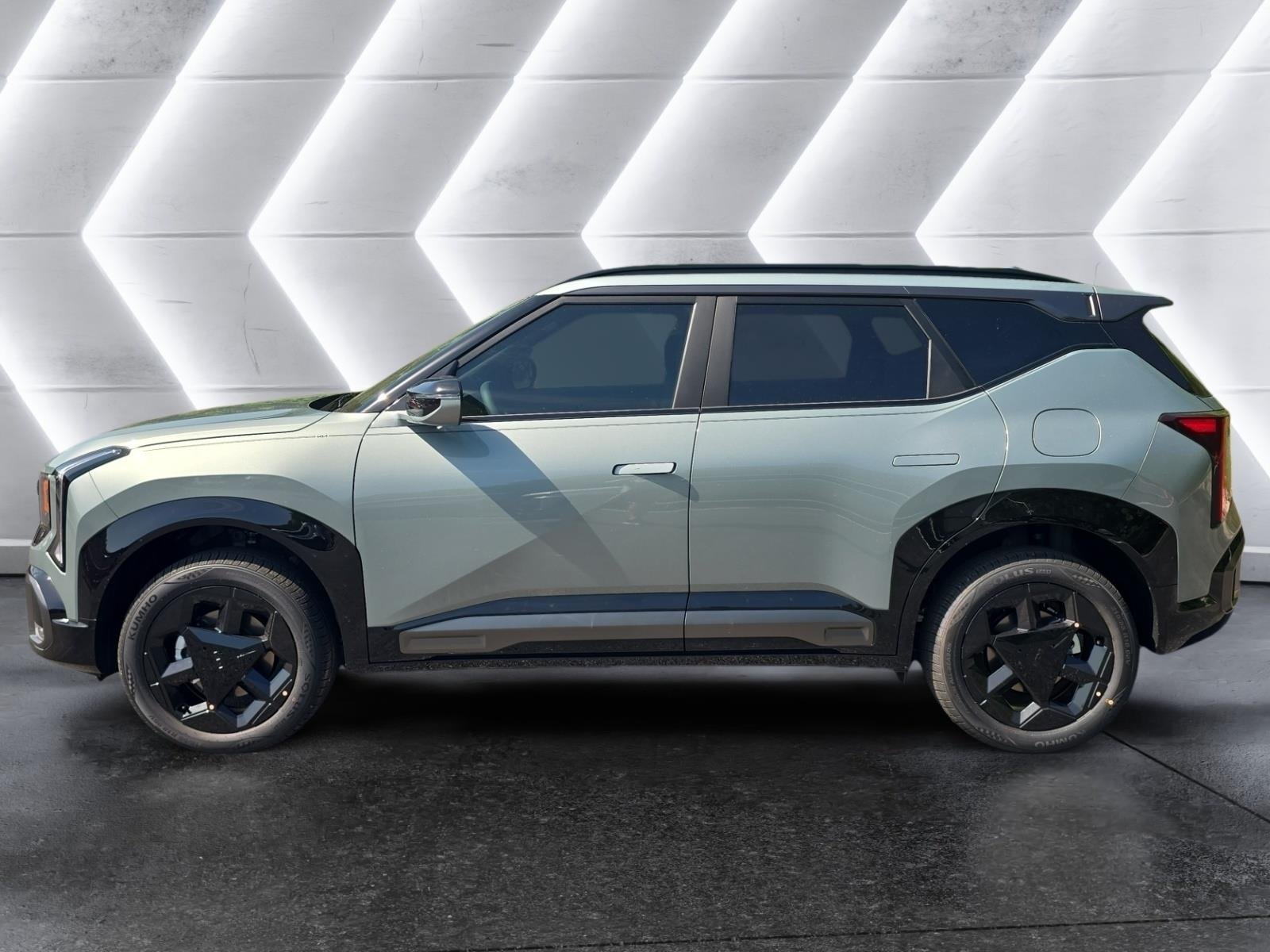 New 2027 Iceberg Green Kia X-Line S image 2