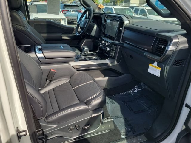 New 2026 Star White Metallic Tri-Coat Ford Platinum® image 20
