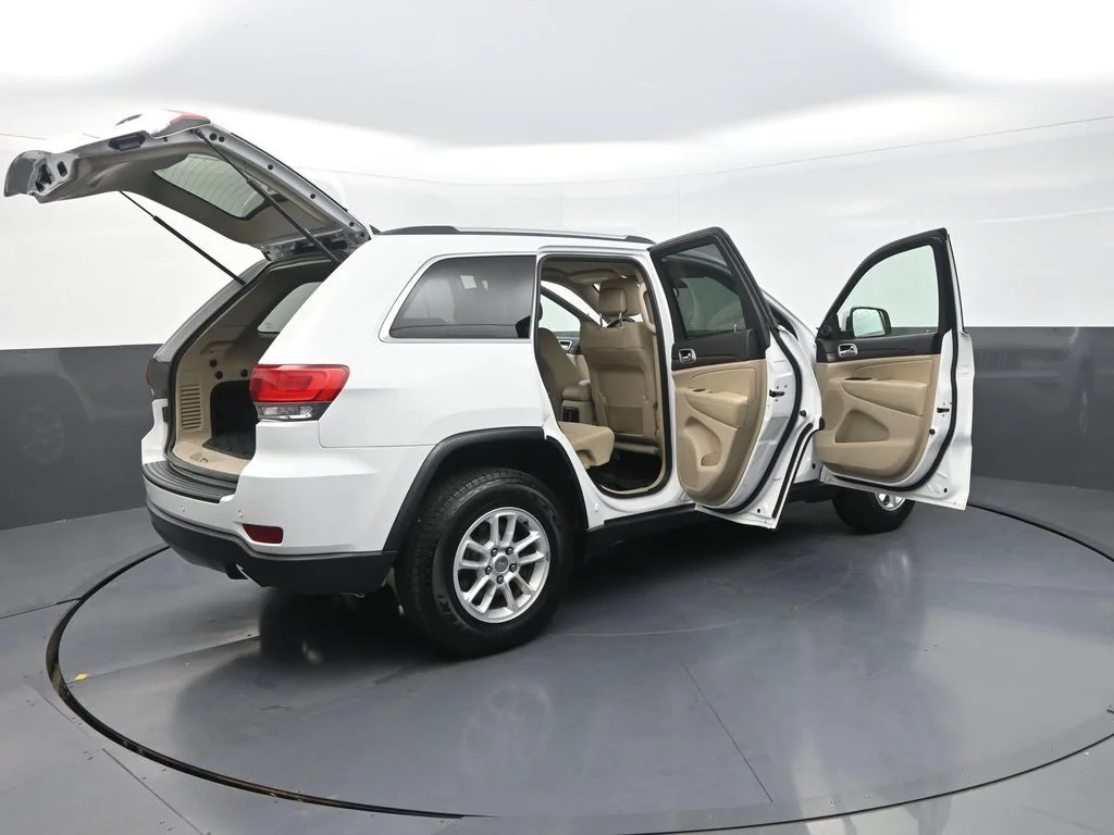 Used 2019 White Jeep Laredo E image 35