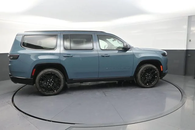 New 2026 Steel Blue Exterior Paint Jeep Limited Reserve image 10