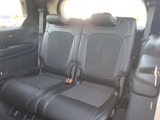 New 2026 Velvet Red Pearl-Coat Exterior Paint Jeep Altitude image 8