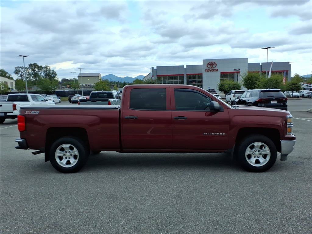 Used 2014 Red Chevrolet LT image 3