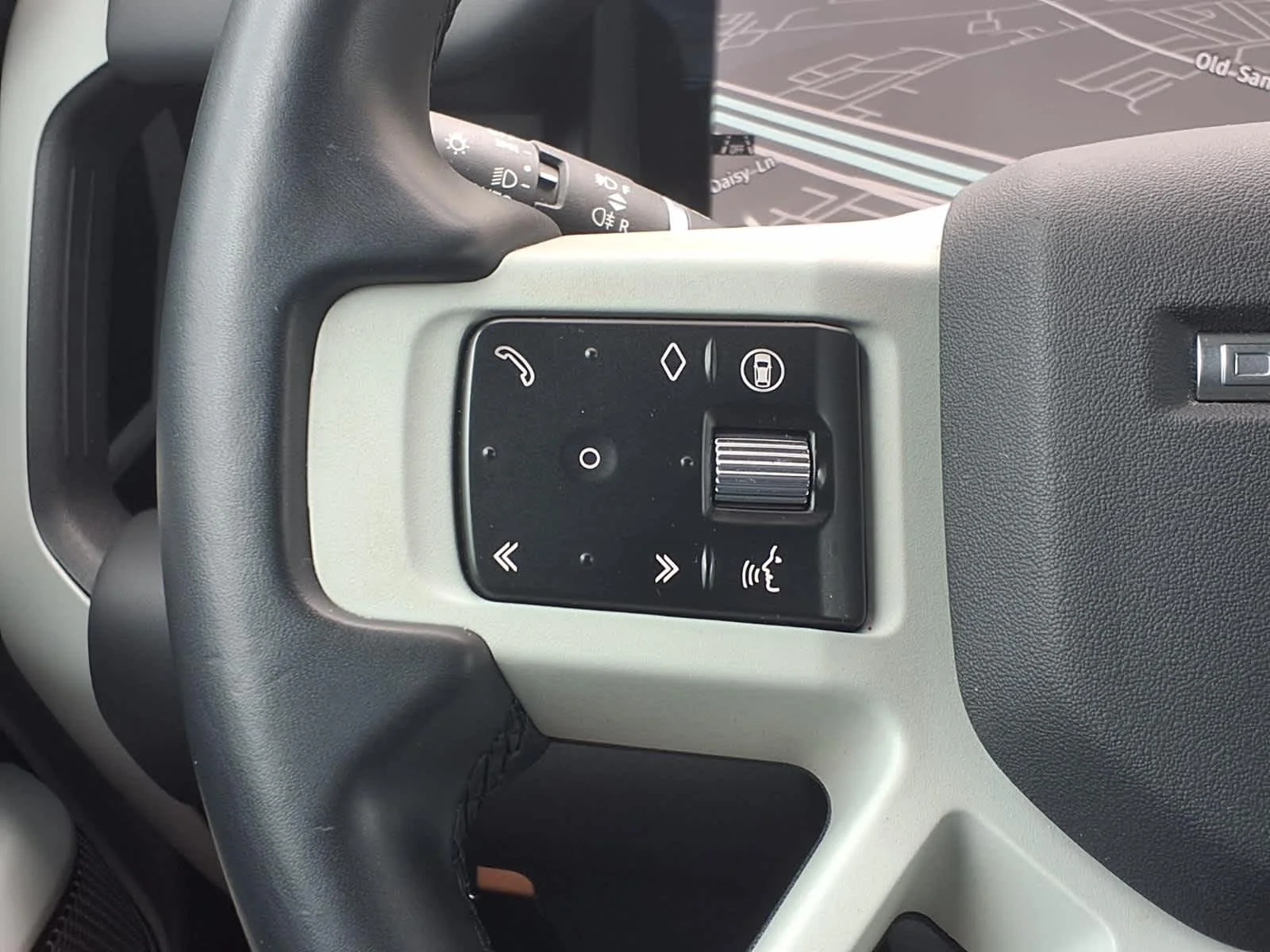 Certified Used 2024 Fuji White Land Rover S image 20