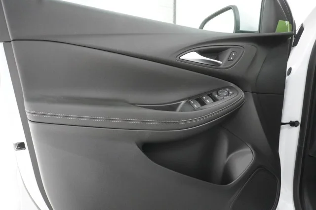 New 2026 Summit White Buick Preferred image 13