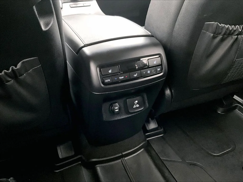 Used 2022 Black Hyundai SEL image 34