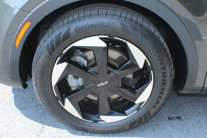 Used 2025 Gray Kia SX Prestige image 5
